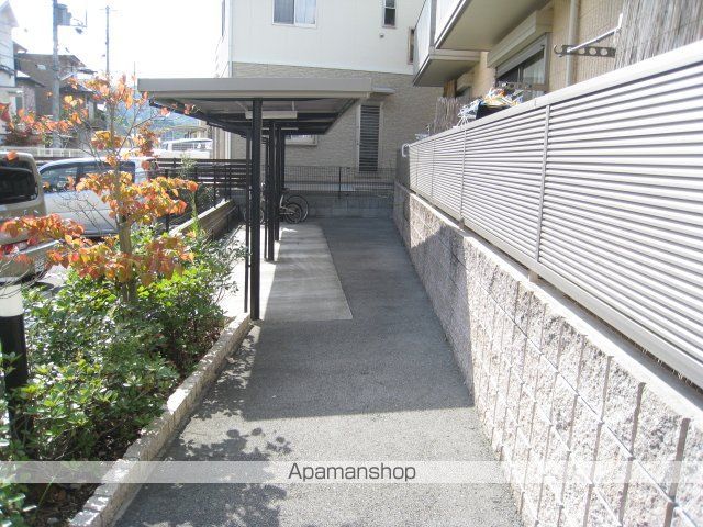 ラフィネHANA A棟の外観写真