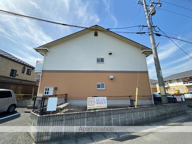 アーバン・ハイツ松新IC棟の外観写真