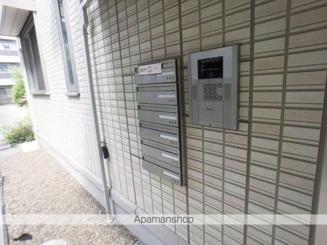 アローフィールド Bの玄関写真