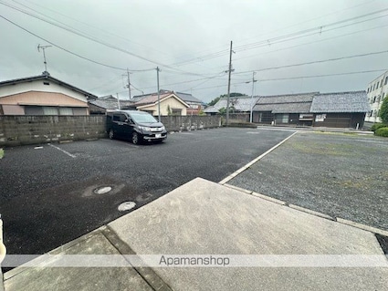 ドミールエフティ[2LDK/50.07m2]の駐車場