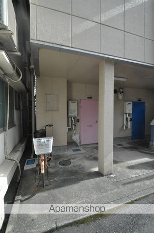 坂川ビルの玄関写真