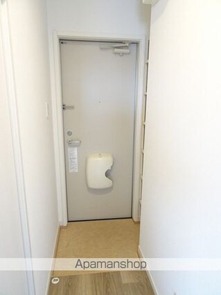 メリディアンなないろの里　弐番館[1R/25.96m2]の玄関