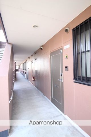 ミロワール弐番館の玄関写真