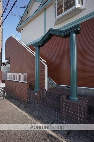 コンシェール川合の玄関写真