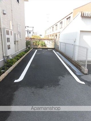 コルテーゼ　Ⅲ[1LDK/42.5m2]の駐車場2