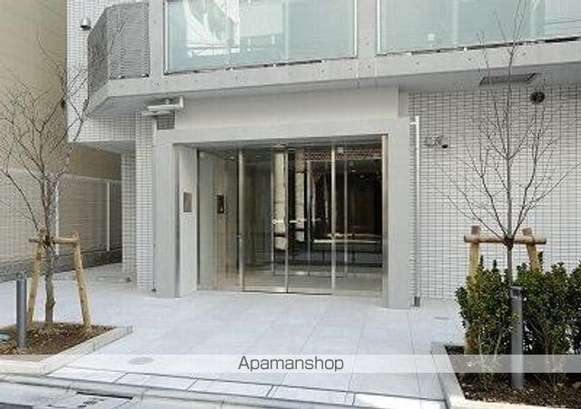 ドゥーエ三田の玄関写真