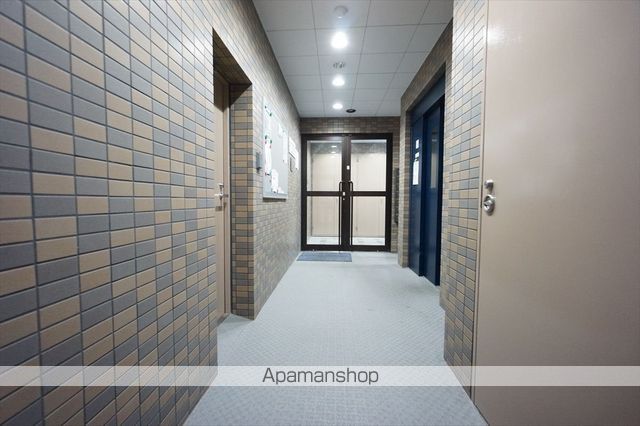ラヴィアン名駅の玄関写真