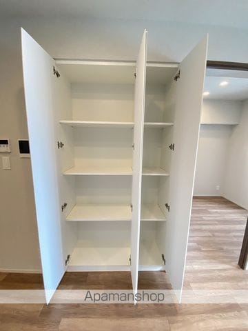 シーズンフラッツ青葉通一番町の内装写真