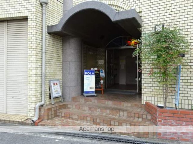 八坂一番館の玄関写真