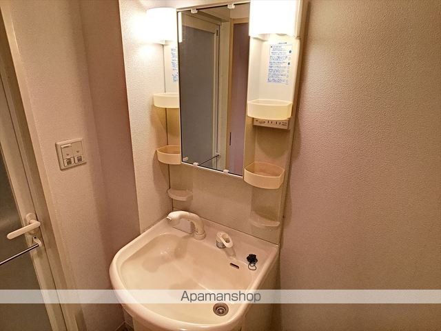 ADEN箱崎駅前の内装写真