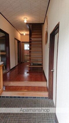 砥部町原町借家[3DK/141.23m2]の玄関