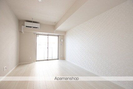 グロリアコート市川[1K/31.68m2]のリビング・居間