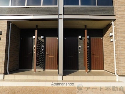 愛媛県伊予市米湊[2LDK/58.94m2]のエントランス