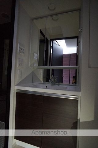 コンフォリア東新宿ステーションフロントの内装写真