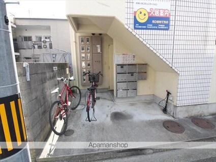 サン・レオン二番館[1R/24m2]のエントランス2