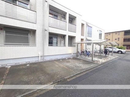 Ｗｈｉｔｅ　Ｂｅｒｒｙ[1LDK/51.5m2]の駐車場