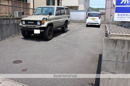 アムール[2LDK/53.97m2]の駐車場2
