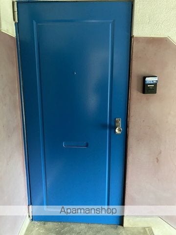 城山パレスの玄関写真