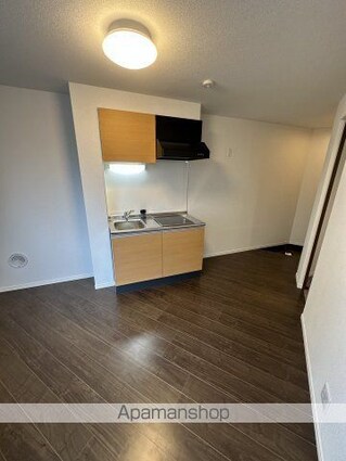 神奈川県横浜市神奈川区大口通[1R/18.6m2]のリビング・居間