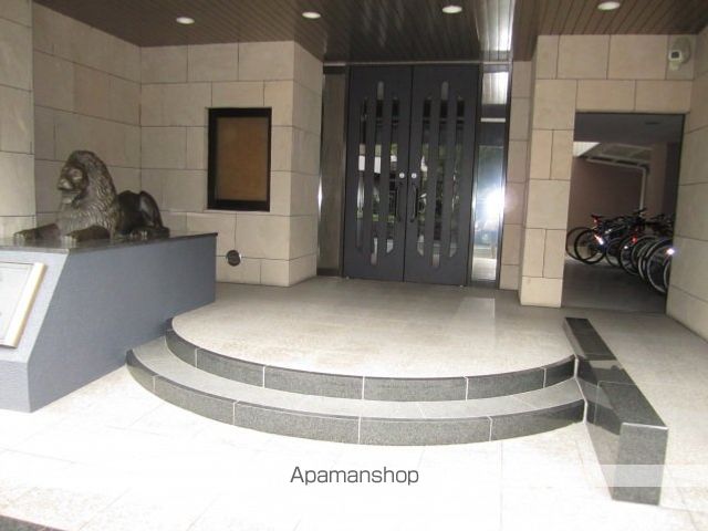 ライオンズマンション平和公園の玄関写真