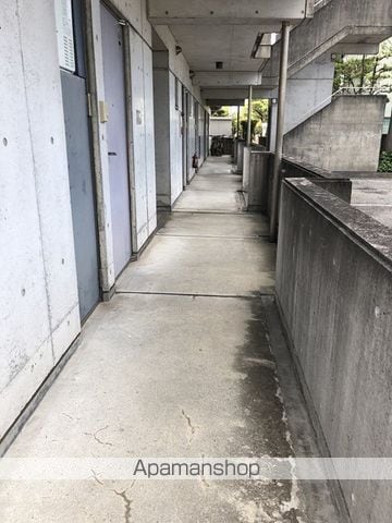 EXT B棟の玄関写真