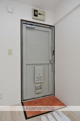 フラット中野[1R/10.78m2]の玄関