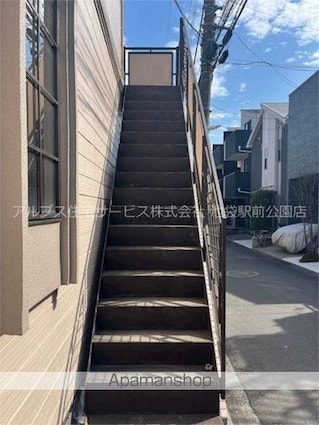 マリンコーポ新井薬師[1R/12.72m2]の共用部1
