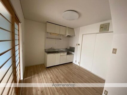 ヴィラ・アンソレイエ屋島西町Ａ・Ｃ・Ｅ棟[3DK/60m2]の内装2