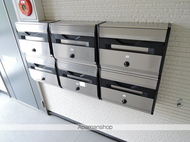 メゾンRの玄関写真