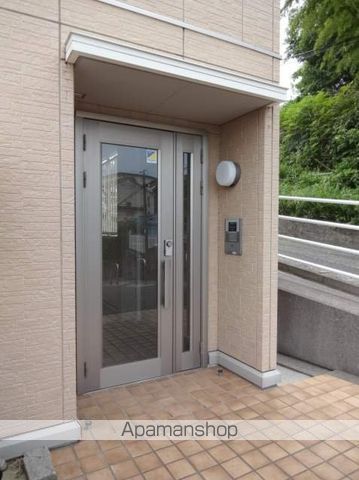 ヒルクレストの玄関写真