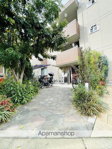グランデュール森小路の玄関写真