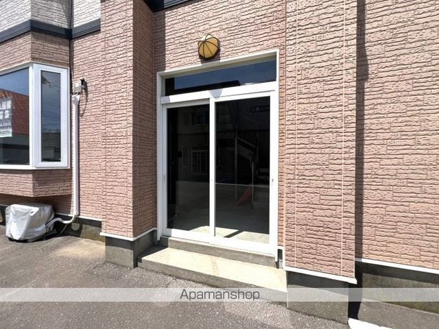 レジデンス港IIの玄関写真