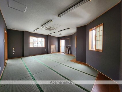 根本ビル[店舗/40m2]の内装2