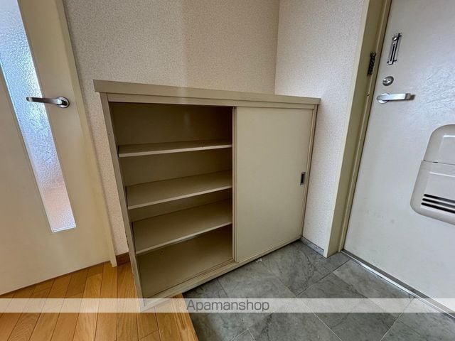 ホワイトパレス[3LDK/68.11m2]の収納
