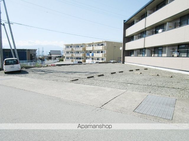 レオパレスマイルストーンの外観写真