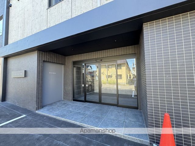 RーFINO 本郷通の玄関写真