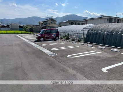 グラン・ジュテⅥ[2LDK/58.6m2]の駐車場