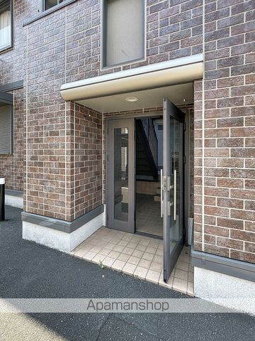 グランデュールもえぎ野の玄関写真