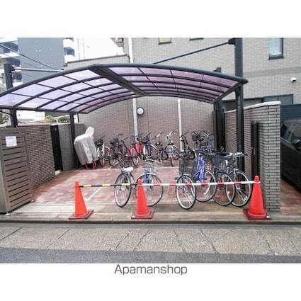 ノーブルハウス吉田[1K/28.8m2]の駐車場