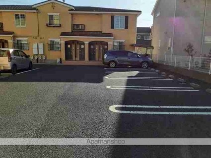 サンパティークＡ[2LDK/67.98m2]の駐車場