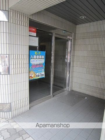 クレステージ南6条の玄関写真