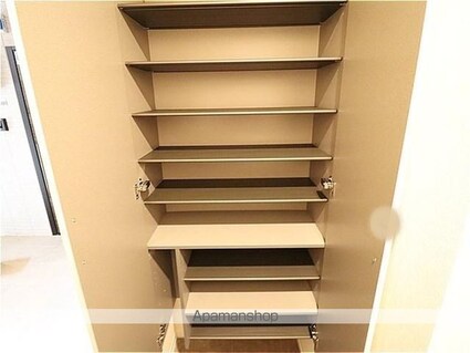 Ｄーｒｏｏｍ御茶園[1LDK/41.86m2]の玄関