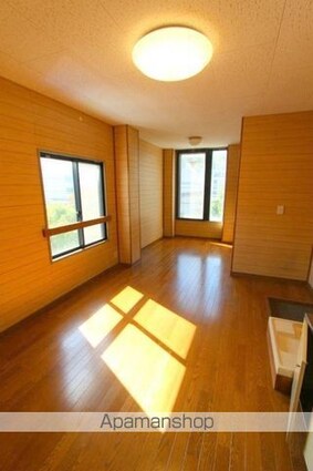 香川県高松市西宝町１丁目[1R/20.4m2]のリビング・居間