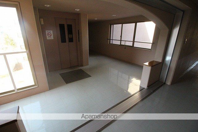 サーム千歳ドミニオWING5の玄関写真