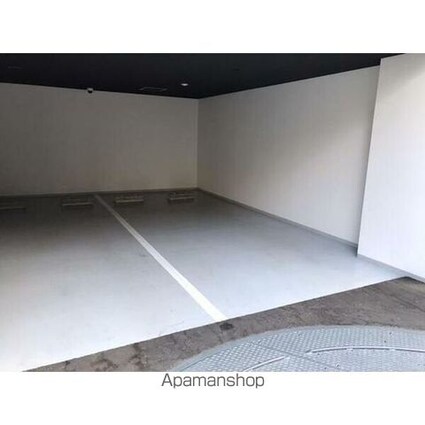 ＳーＲＥＳＩＤＥＮＣＥ阿波座Ｗｅｓｔ[1K/25.77m2]の駐車場