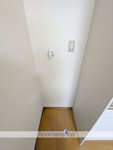 ヴィラ鶴新田 弐番館の内装写真
