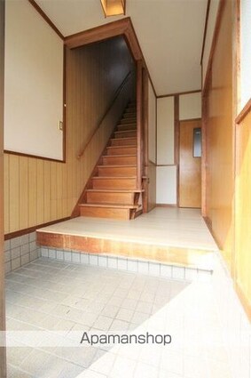 北斎院古川テラスハウスＡ[4DK/86.39m2]の玄関