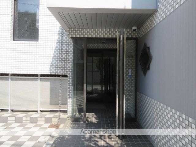 ブロックスコート[1R/35.6m2]のエントランス1