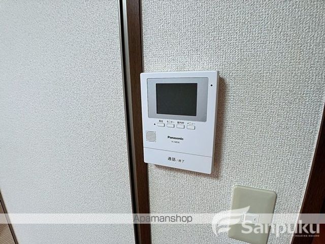 松山市 2階建 築28年の内装写真