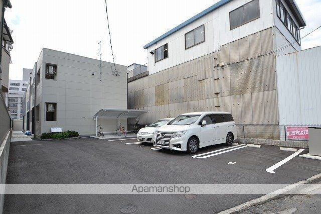エクセレント・ビュー　中尾[1R/32.12m2]の駐車場